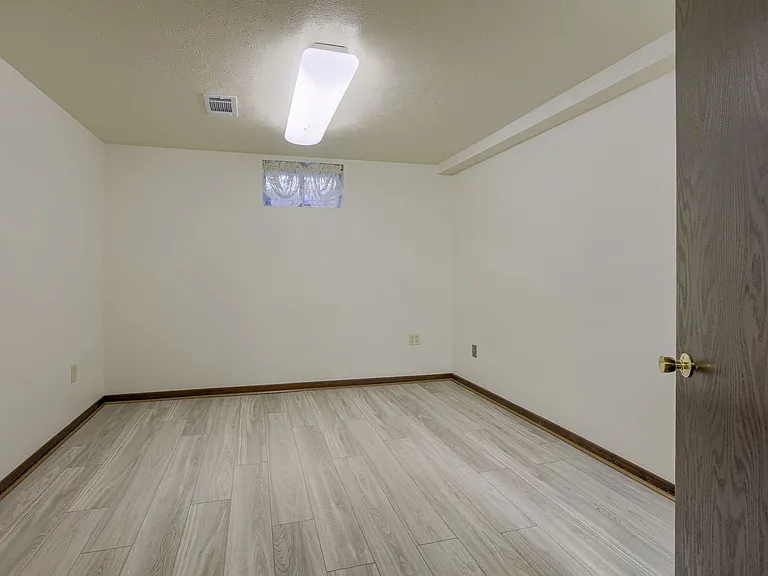 1230 Cole Creek Dr — Photo 16