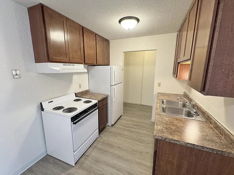 956 Place Apartments — Photo 48
