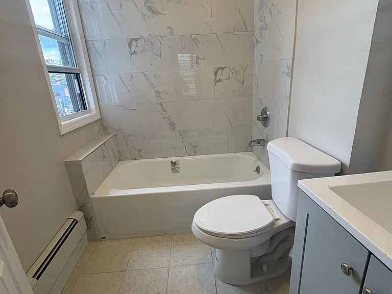 684 S 11th St #3 — Photo 4
