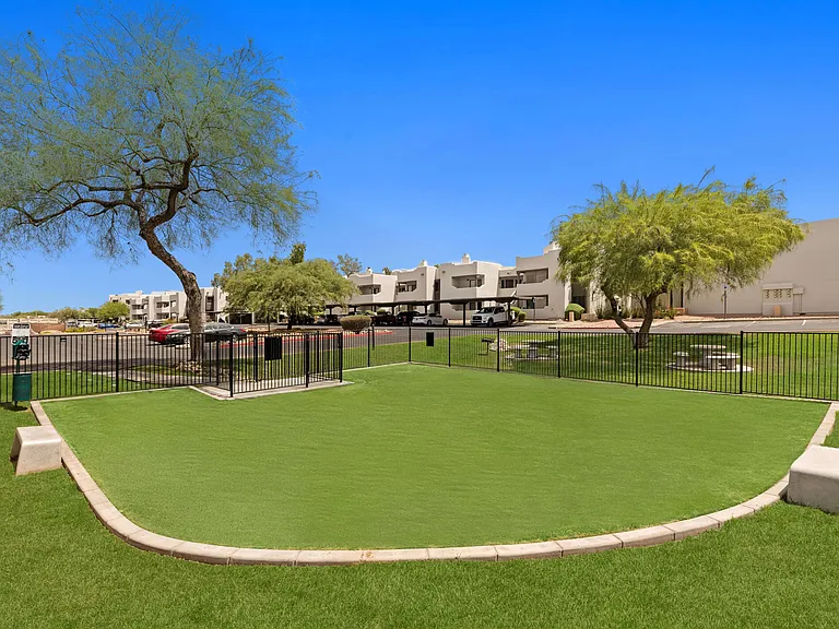 Cortland Scottsdale Mountain — Photo 32