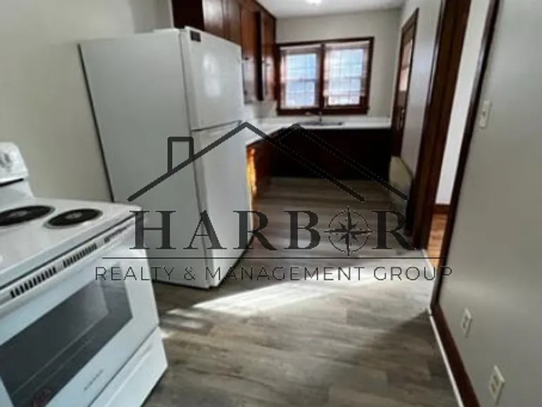 1st Avenue SW Duplex — Photo 6