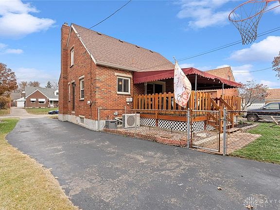 5th image of 916 Warrington Pl