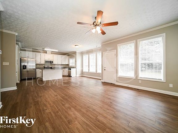 3rd image of 325 McKenzie Dr