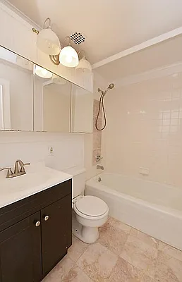 Rented by R New York | media 8