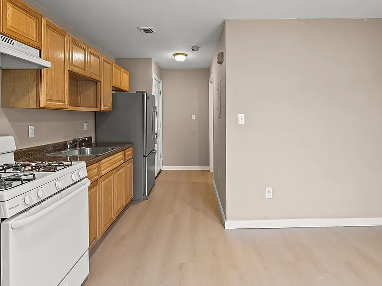 113 E Main St #2 — Photo 2