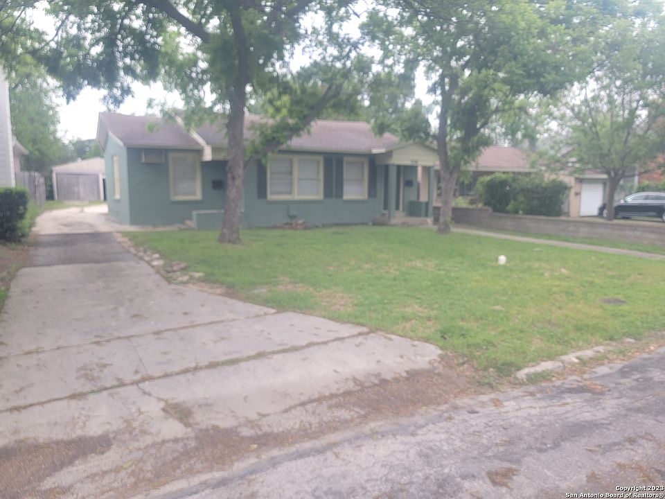 1st image of 330 W NORWOOD CT