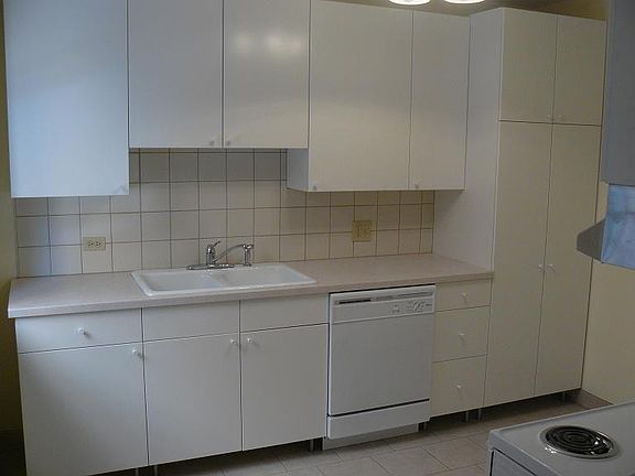 2nd image of 120 N Oak Park Ave APT 222