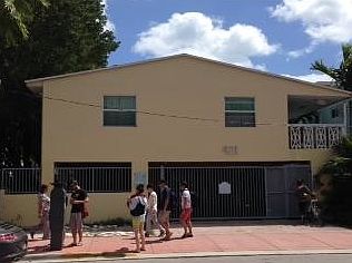 1st image of 421 Collins Ave APT 4
