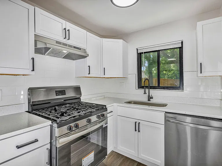 2535 Lysle Ln #1B — Photo 7