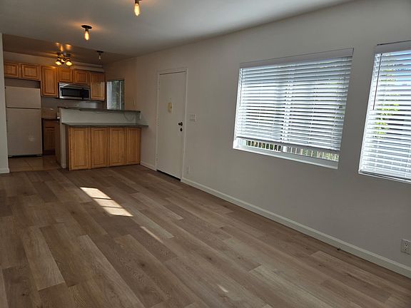4th image of 533 Brooks Ave #5