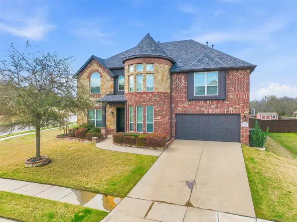 1194 Overland Dr, Burleson, TX 76028