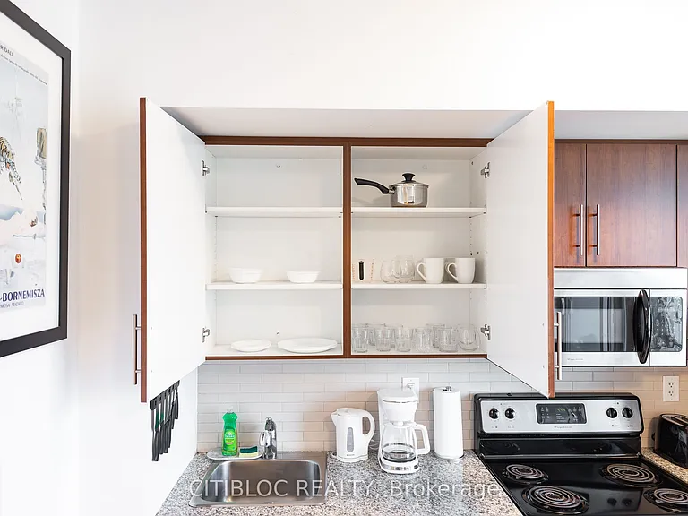 65 Bremner Blvd #4007 — Photo 29