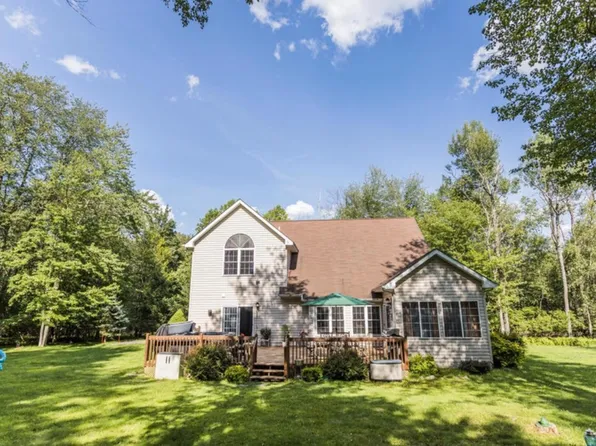 9 Adventure Dr, Gouldsboro, PA 18424