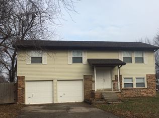 3165 W Countryside Dr, Springfield, MO 65807