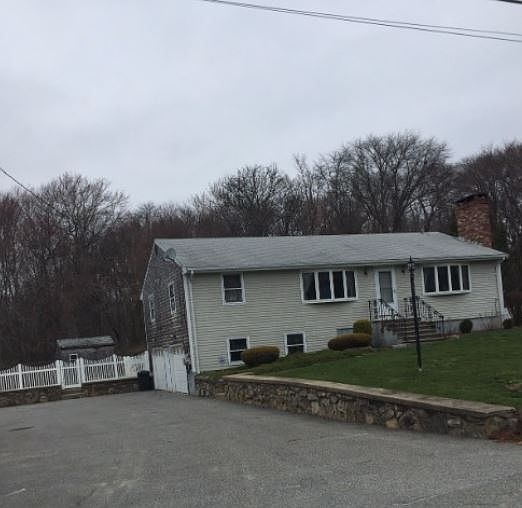 2nd image of 9 Waterman St