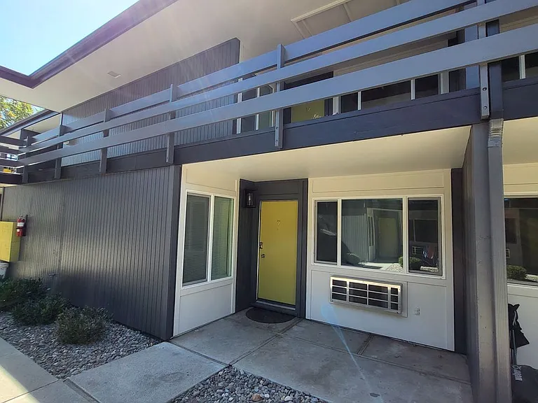 Midtown Flats — Photo 9