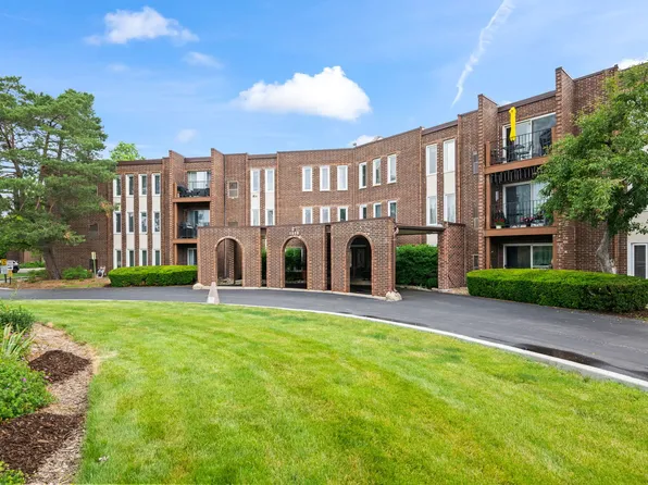 1575 Sandpebble Dr APT 337, Wheeling, IL 60090