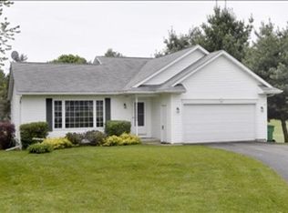 8136 Pennfield Rd, Battle Creek, MI 49017