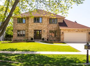 1528 Saranell Ave, Naperville, IL 60540