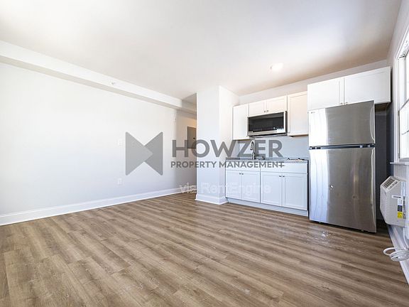3rd image of 50 Yarmouth Rd