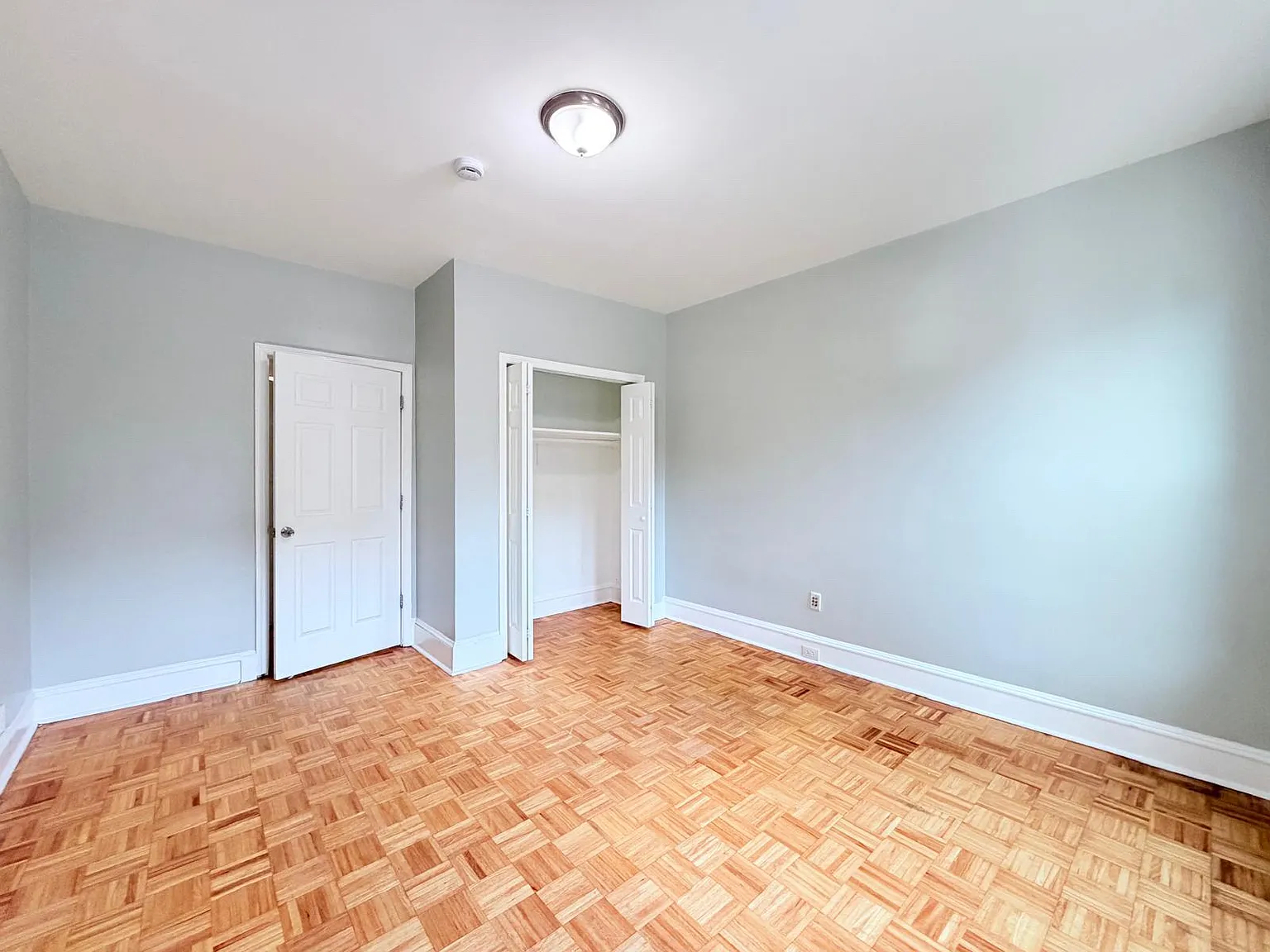 208 Grant Ave — Photo 1