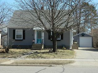 1044 Oakdale Ave, West Saint Paul, MN 55118