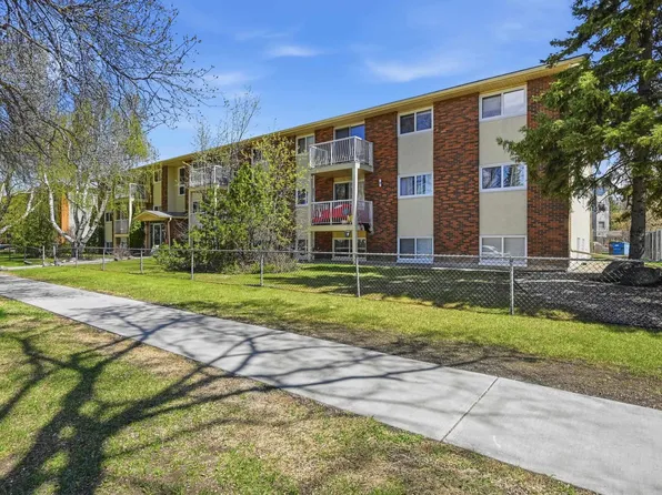 10811 115th St NW #305, Edmonton, AB T5H 3L2