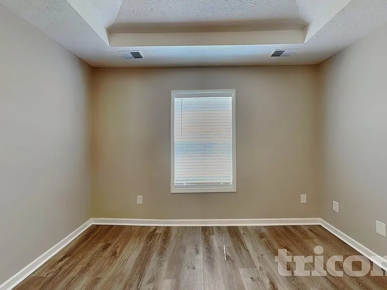 212 Dorchester Dr — Photo 8