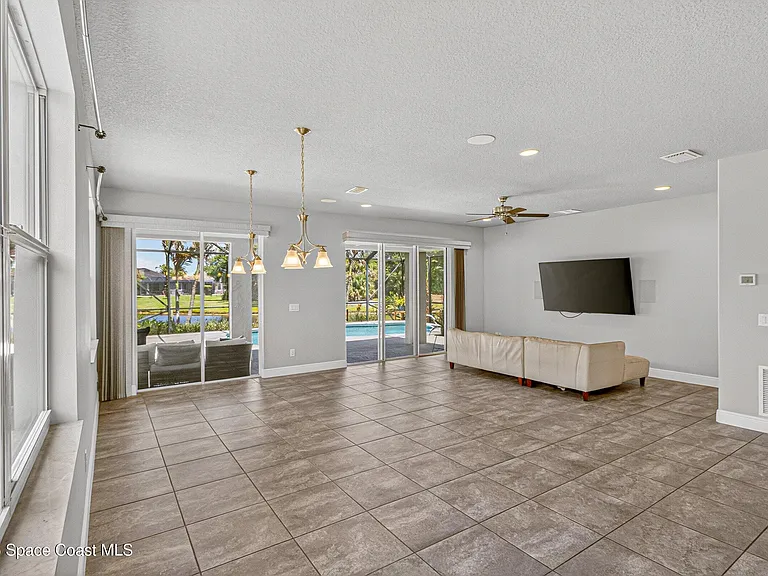 8019 Marquette Dr — Photo 19