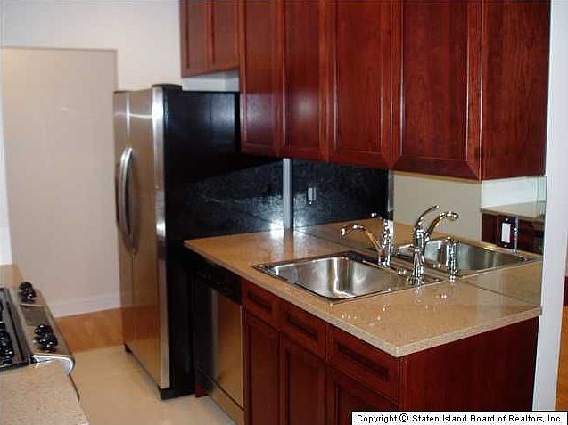 1st image of 21 Gadsen Pl APT 2B