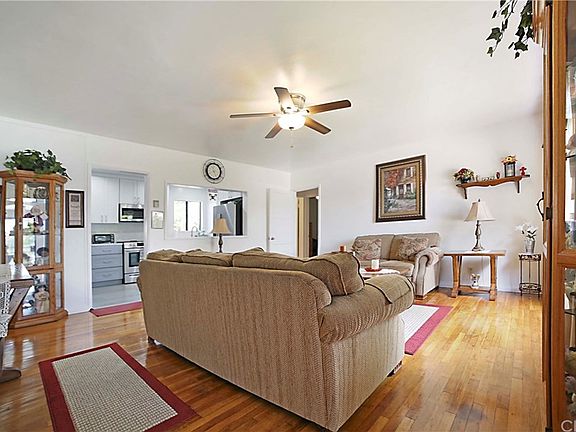 5th image of 14415 Benfield Ave