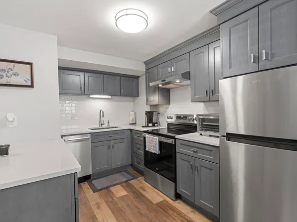 392 E 8th St #1, South Boston, MA 02127