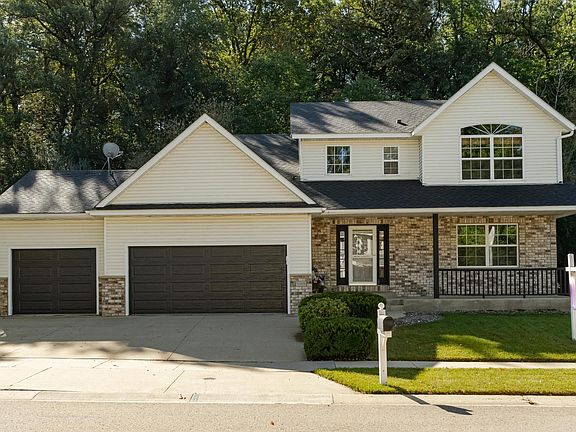 2nd image of 1008 Southern Woods Pl SW