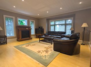 54 Garrison St, Ottawa, ON K1Y2T9