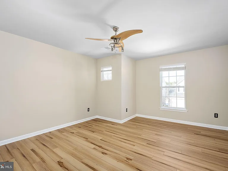 9320 Birch Cliff Dr — Photo 47