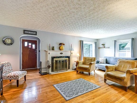 4th image of 454 South Ave