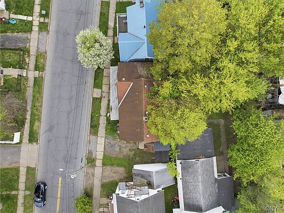 5th image of 102 Expense St #3