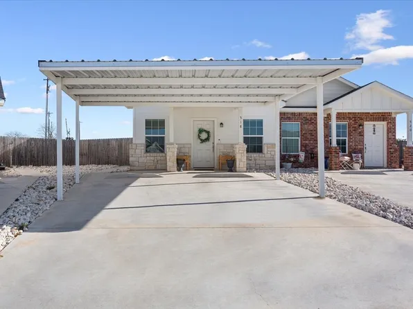 518 Alamo Ct, McGregor, TX 76657