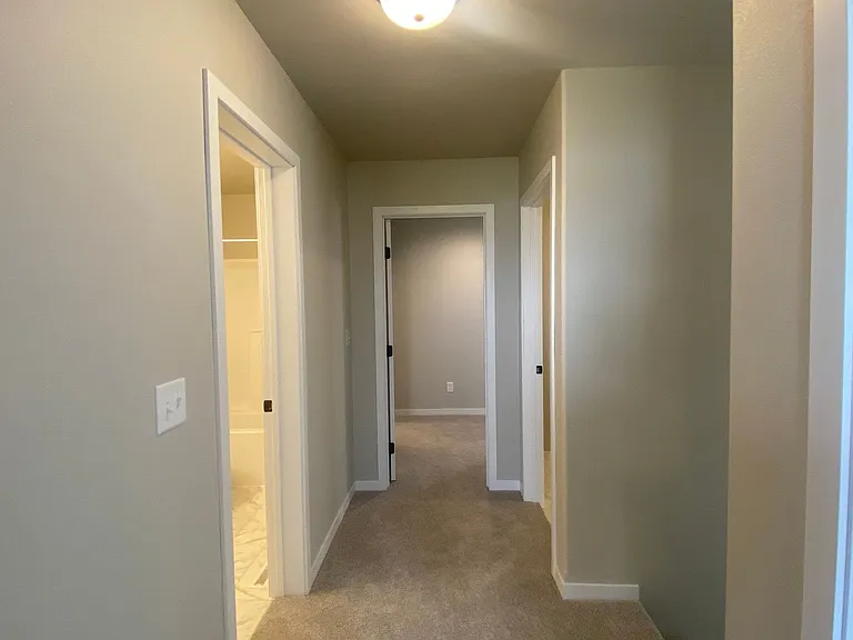 2232 Griffin Dr S — Photo 26