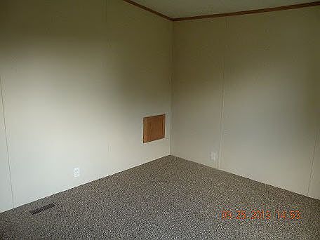 5th image of 301 Railroad Ave