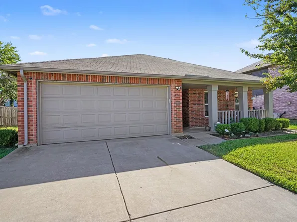 3136 Pine Valley Dr, Grand Prairie, TX 75052