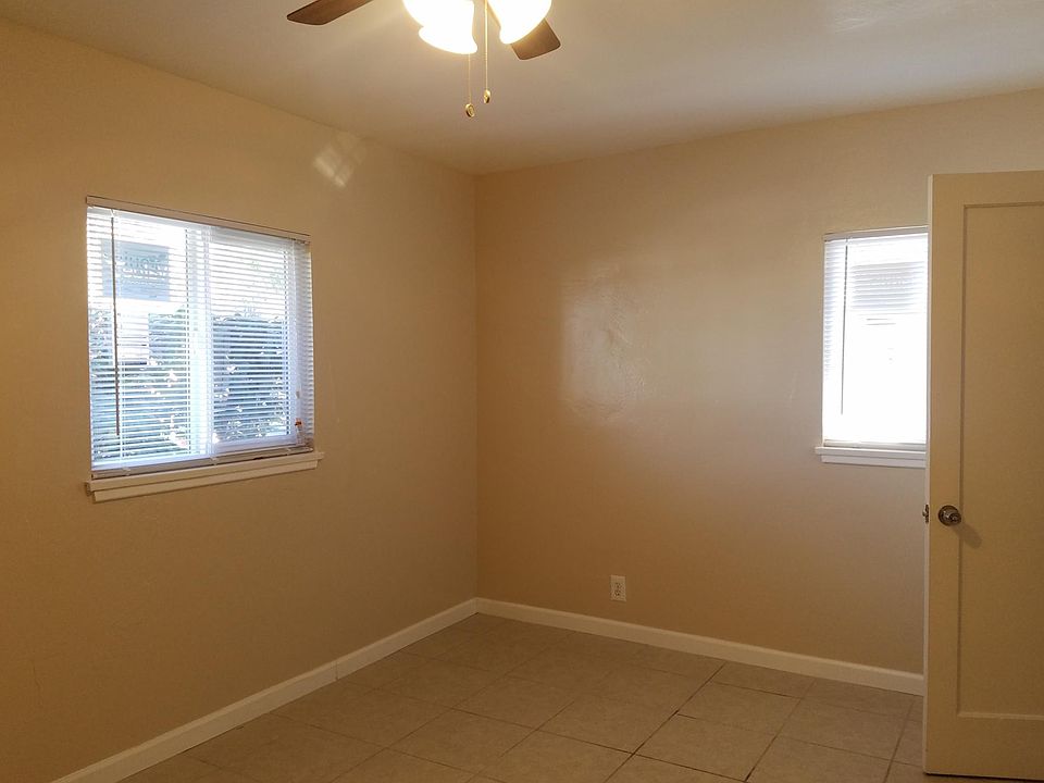 2nd image of 1221 Antonia Way