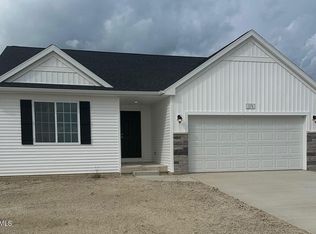 1374 Clairmont Ave, Napoleon, OH 43545