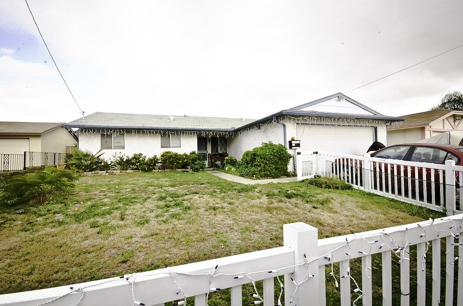 2nd image of 2325 Crandall Dr