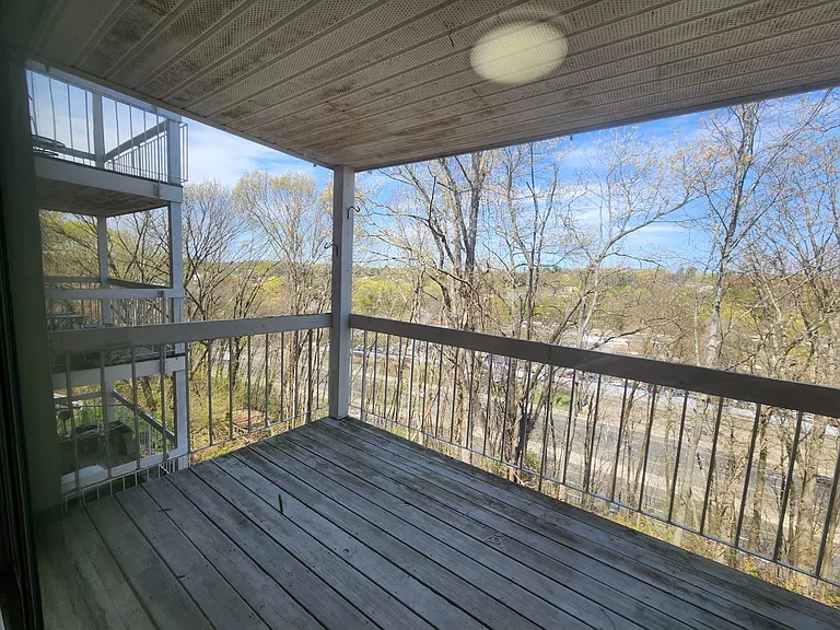 352 Schraffts Dr — Photo 16