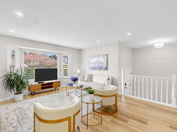 2nd image of 3055 Rothbury Pl