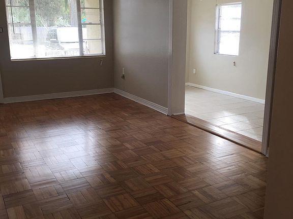 3rd image of 206 N Lincoln Ave