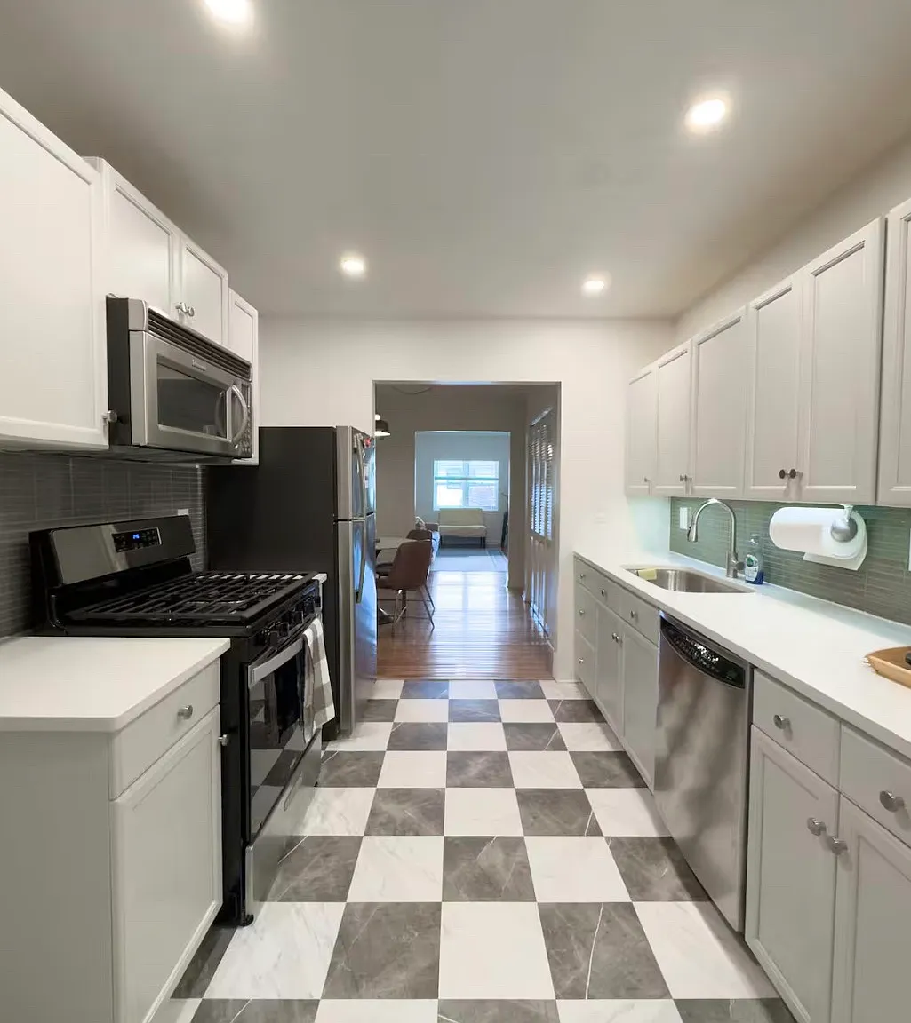 2 bed, 1080 sqft, $3,500 — Photo 2