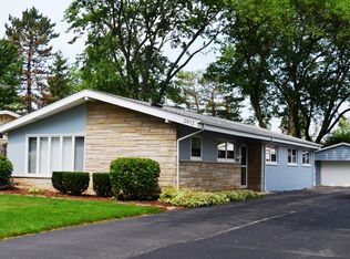 2612 Fontana Dr, Glenview, IL