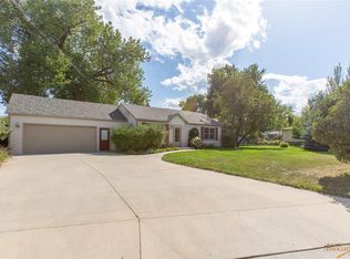 3231 Dover St, Rapid City, SD 57702